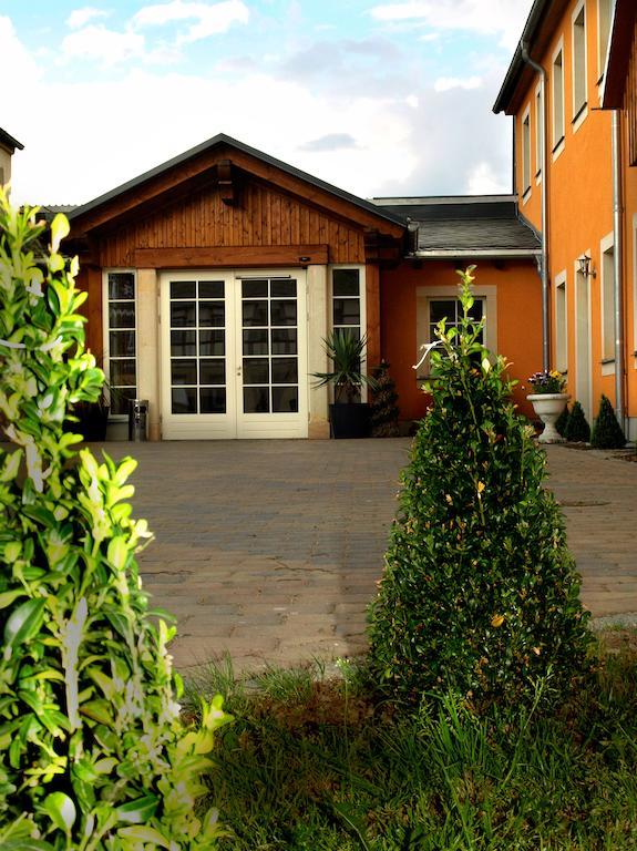 Landhotel Zum Erbgericht Штольпен Экстерьер фото